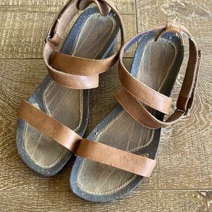 Teva leather wedge sandals US size 7